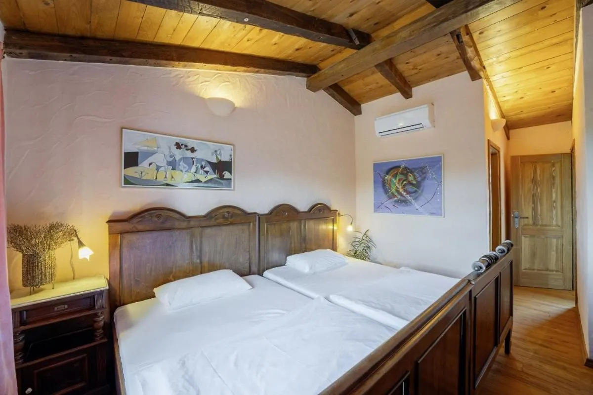 Villa Nonna Lucia In Kuberton - Haus Fuer 6 Personen Groznjan