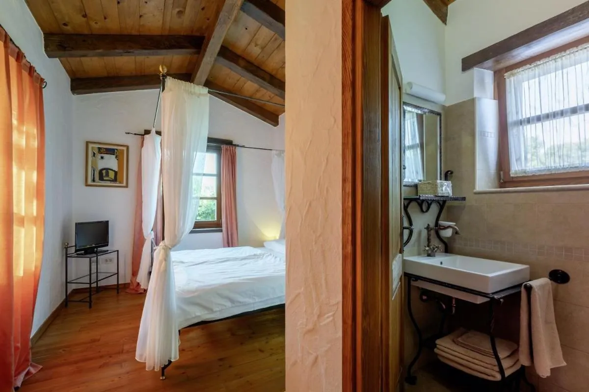 Villa Nonna Lucia In Kuberton - Haus Fuer 6 Personen Groznjan 0*,  Croatia